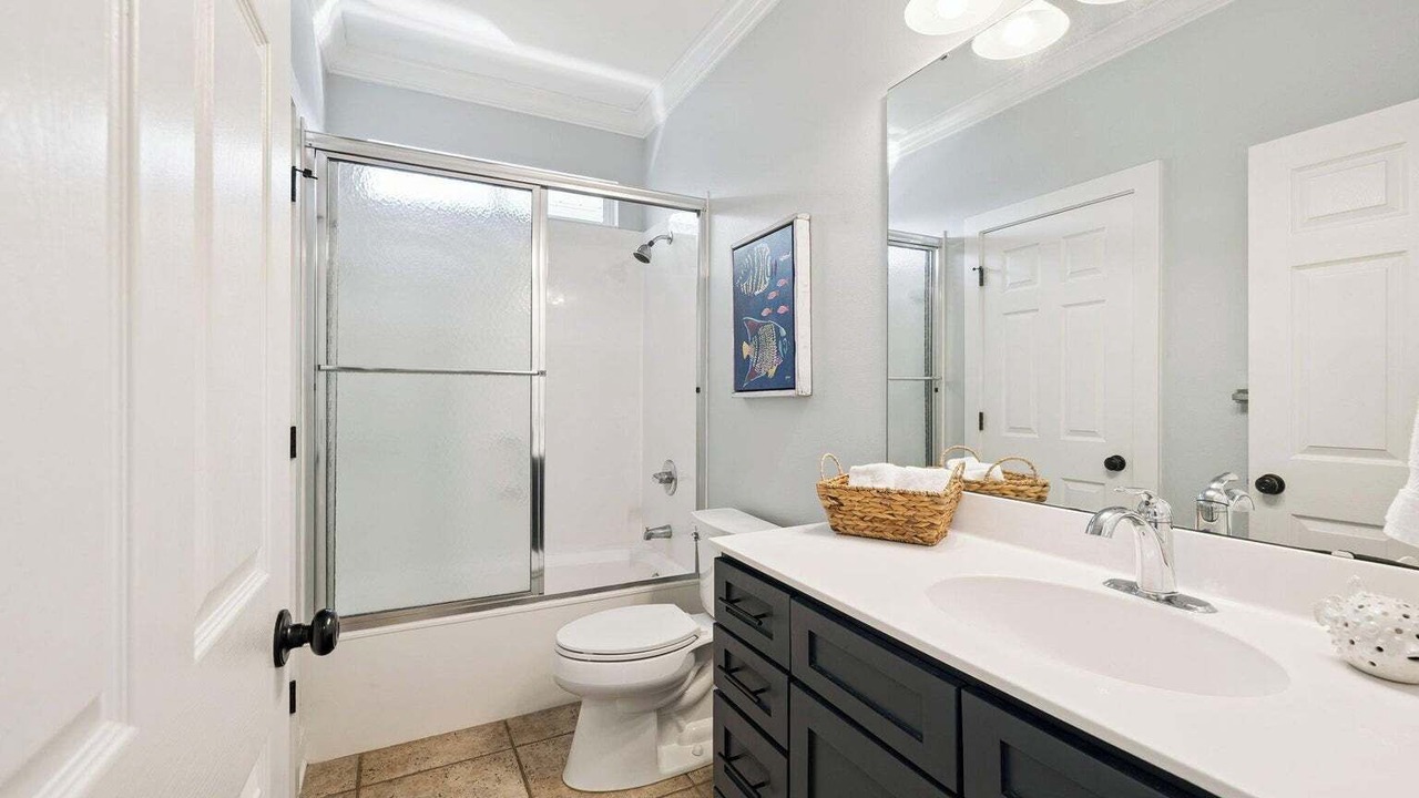 Photo of Bathroom in Gulfview Heights