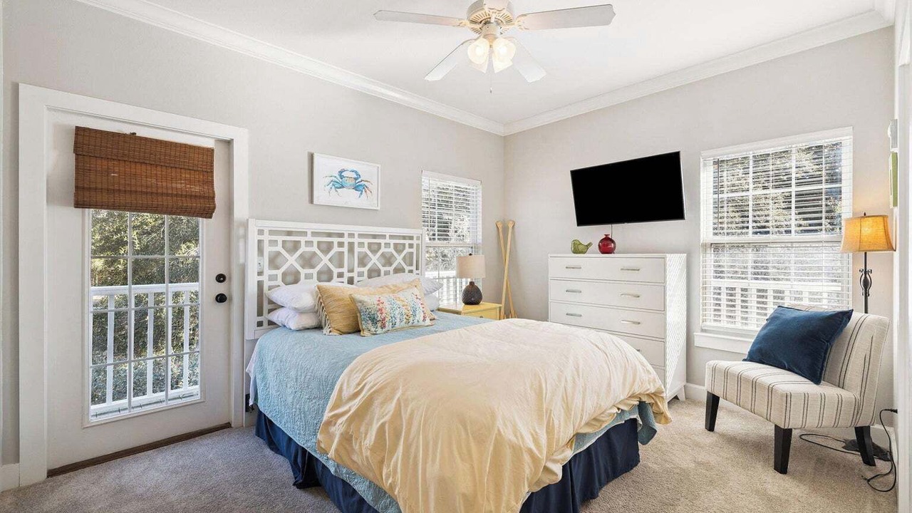 Photo of Bedroom in Gulfview Heights