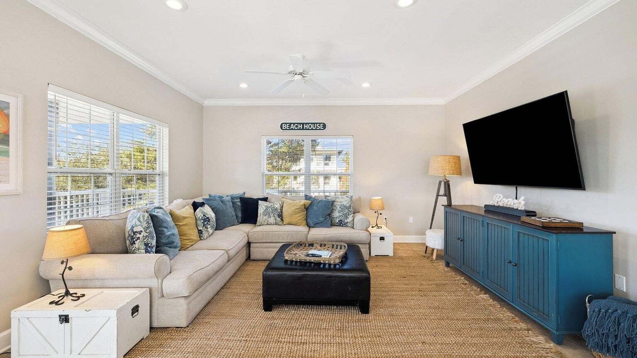 Photo of Livingroom in Gulfview Heights