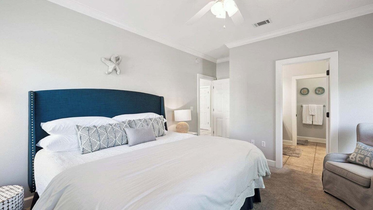 Photo of Bedroom in Gulfview Heights
