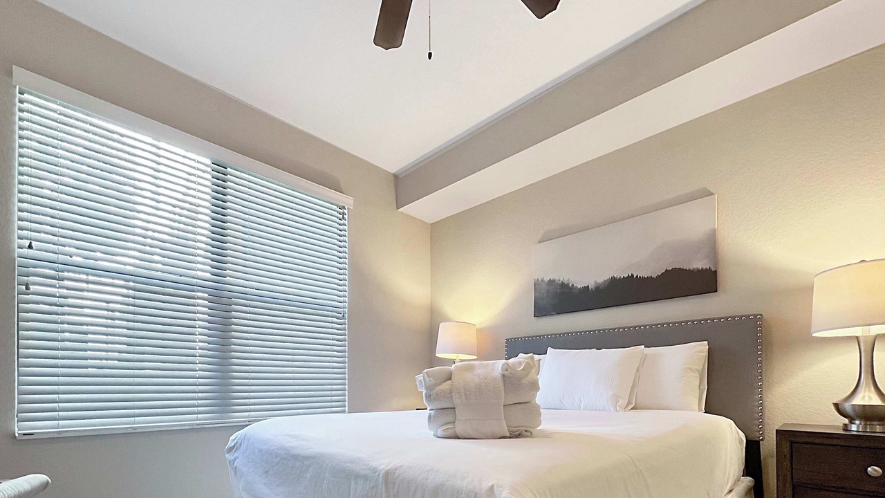 Photo of Bedroom in Carver City - Lincoln Gardens