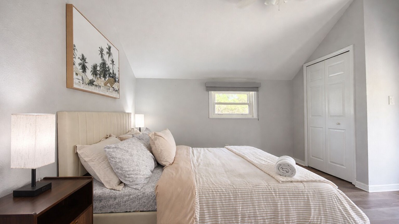 Photo of Bedroom in Bayshore Beautiful