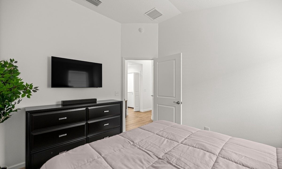 Photo of Bedroom in Candler
