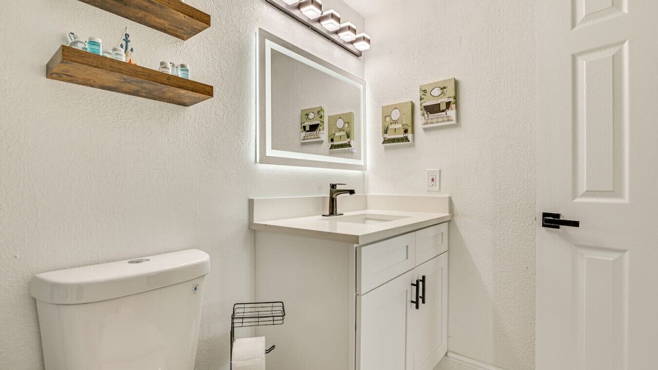 Photo of Bathroom in Holiday Lake Estates