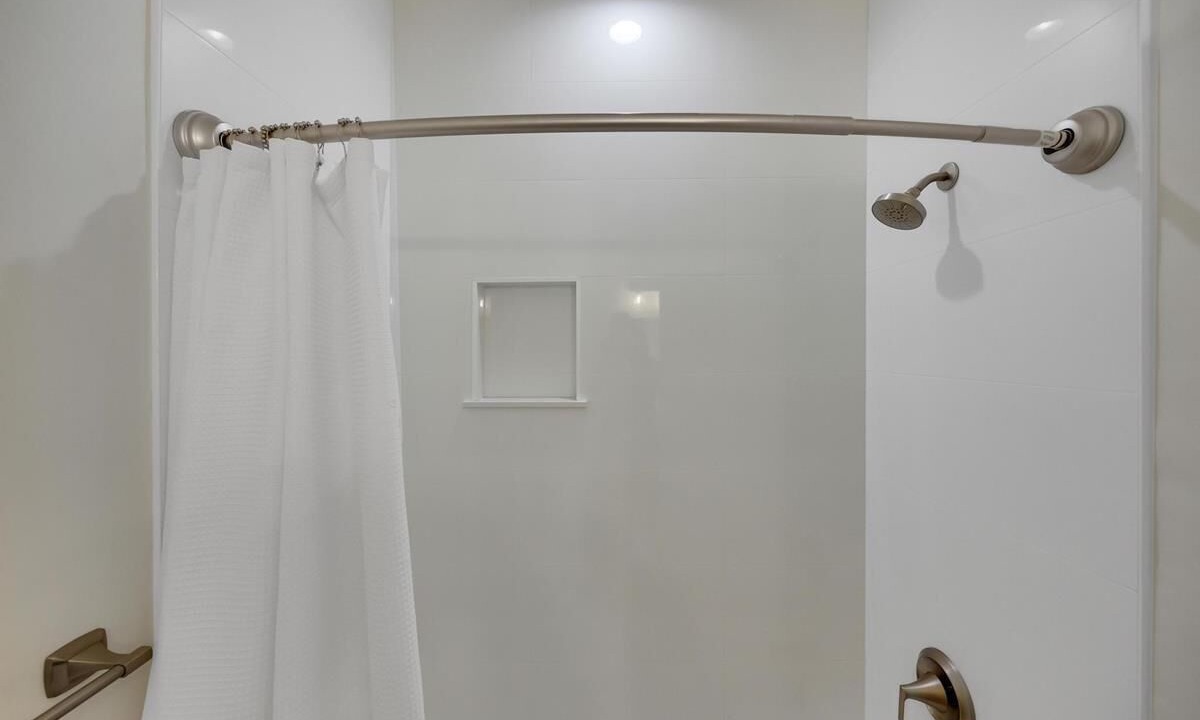 Photo of Bathroom in Marathon