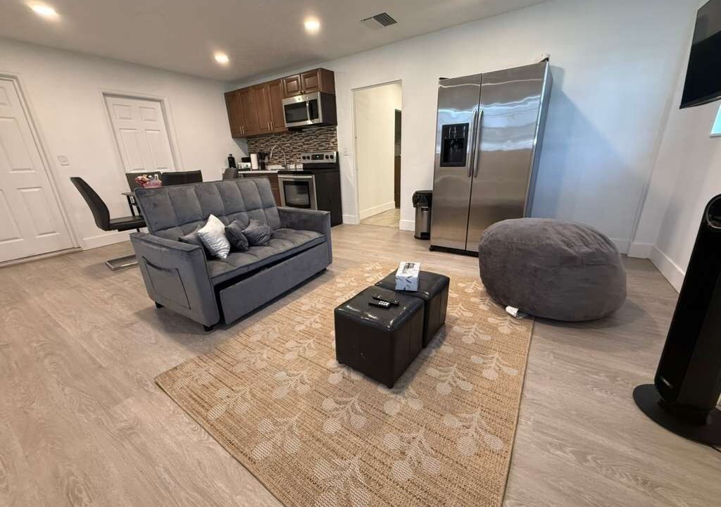 Photo of Livingroom in Oak Ridge