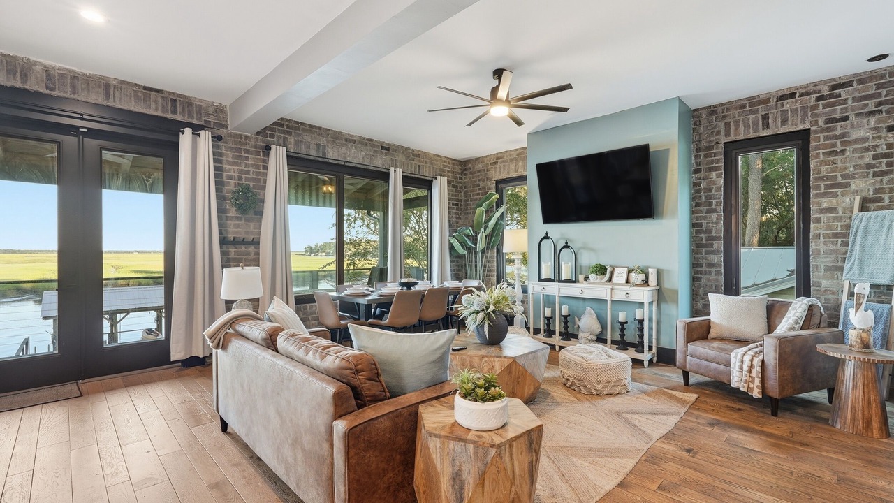 Photo of Livingroom in Midway