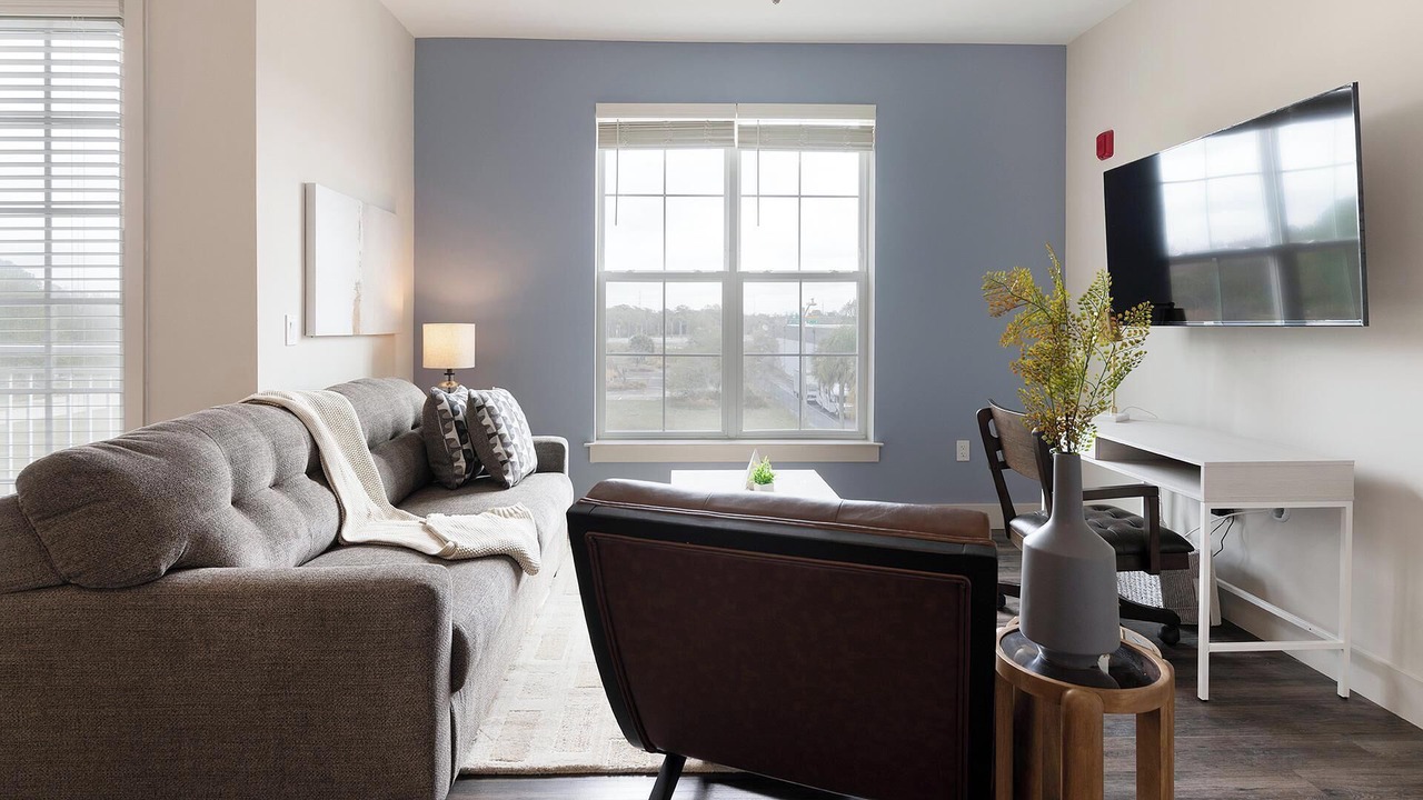 Photo of Livingroom in Florida Center