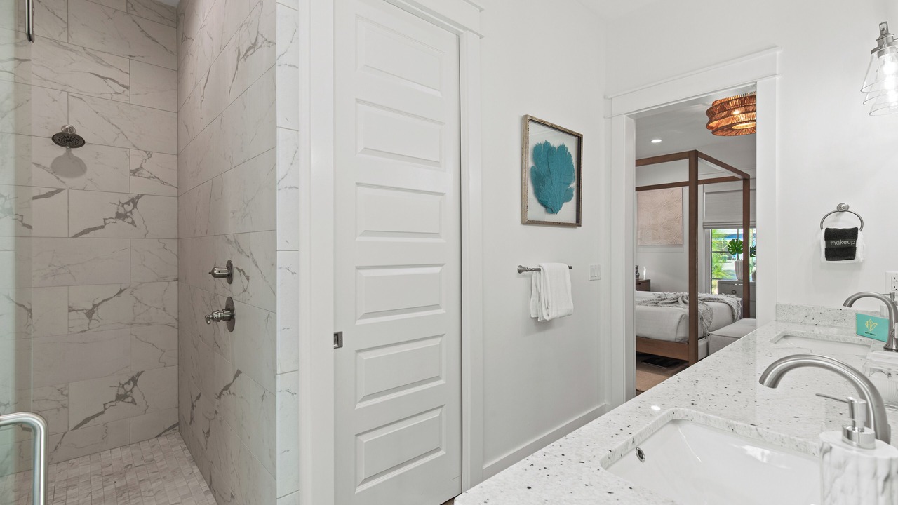 Photo of Bathroom in Gulfview Heights
