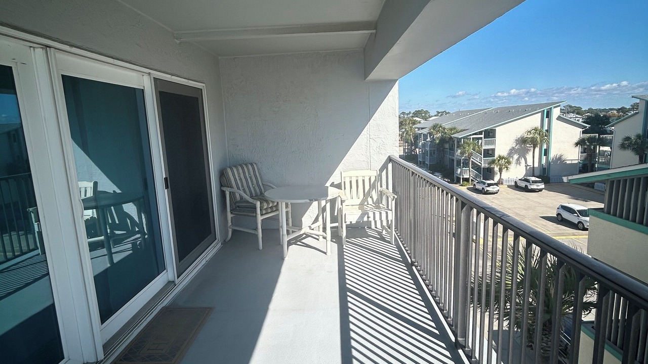 Photo of Patio Balcony in Biltmore Beach