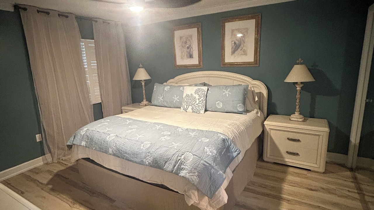 Photo of Bedroom in Biltmore Beach