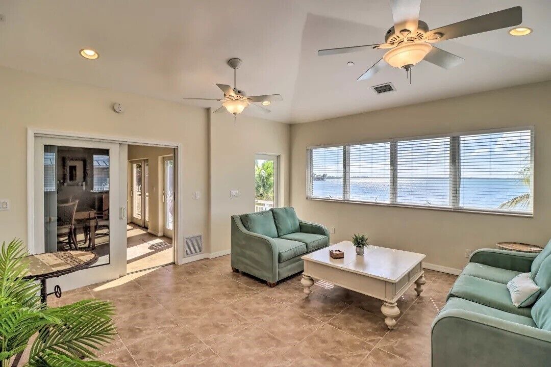 Photo of Livingroom in Sugarloaf Shores