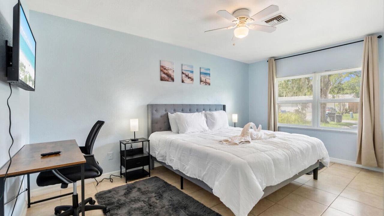 Photo of Bedroom in Bearss Plaza