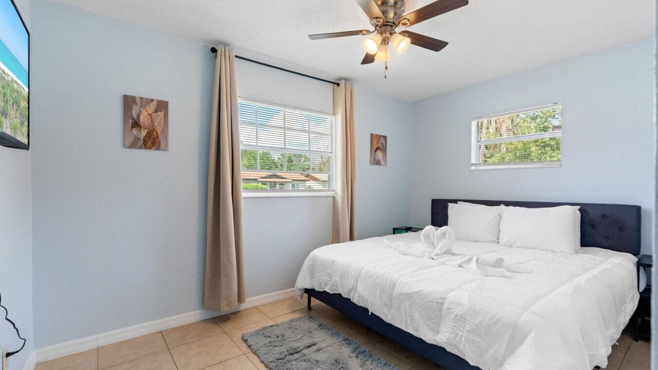 Photo of Bedroom in Bearss Plaza
