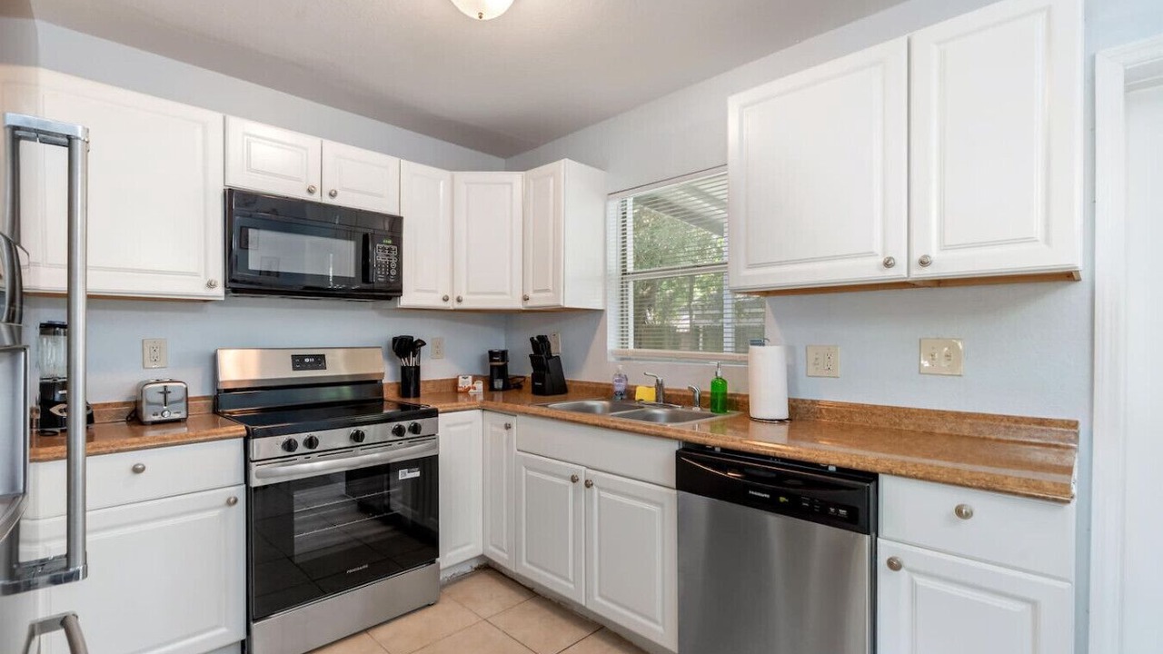 Photo of Kitchen in Bearss Plaza