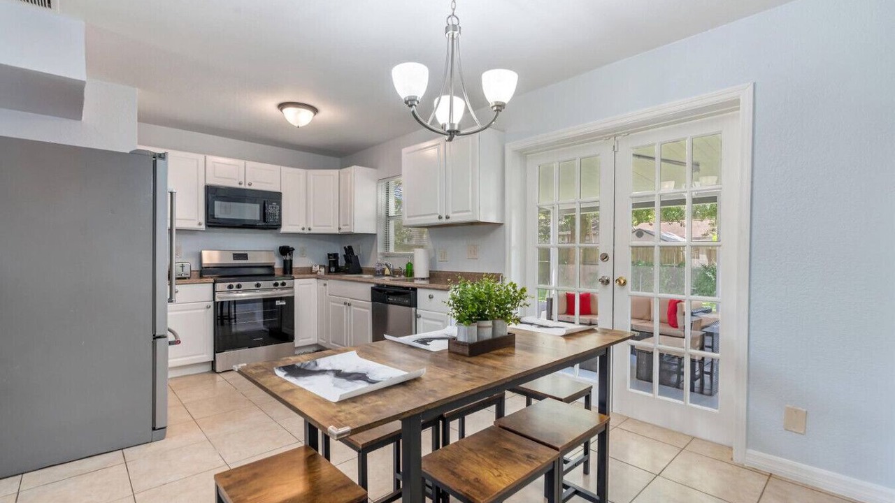 Photo of Kitchen in Bearss Plaza