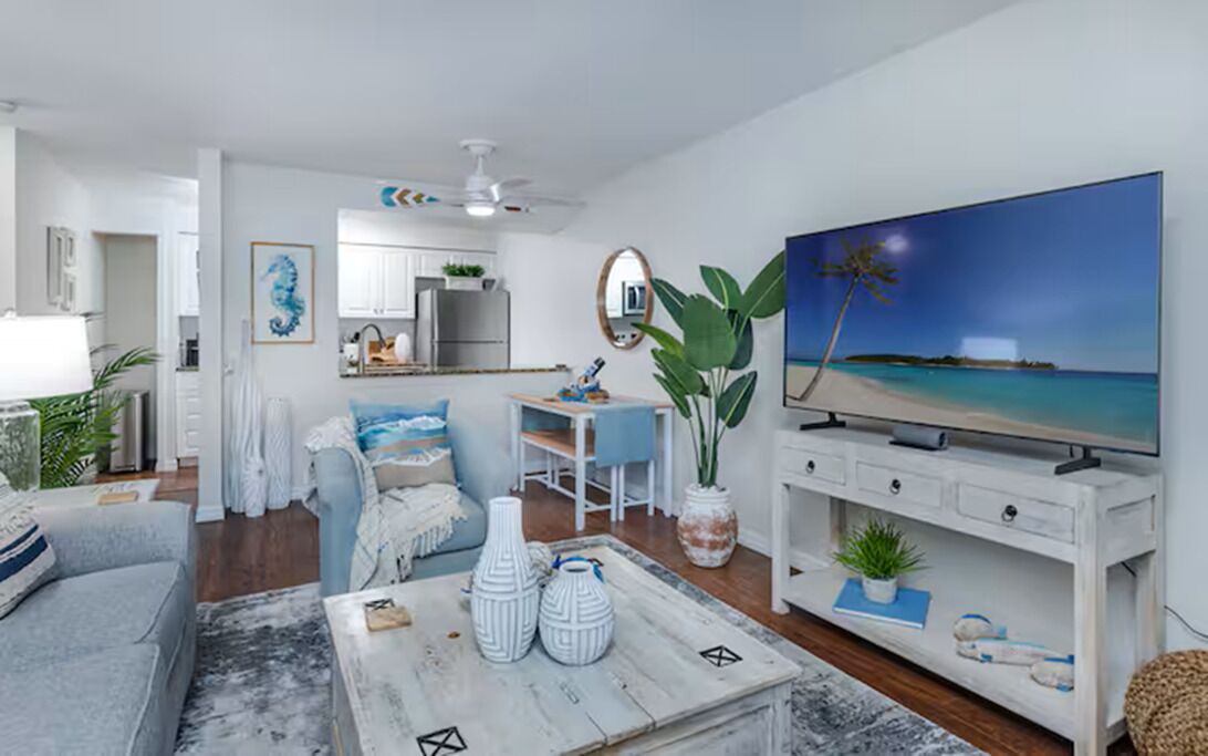 Photo of Livingroom in Cypress Lake