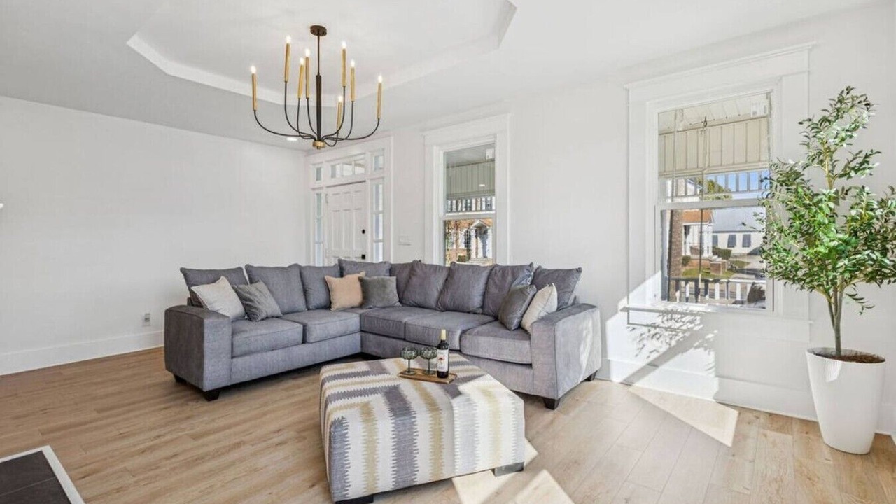Photo of Livingroom in Downtown