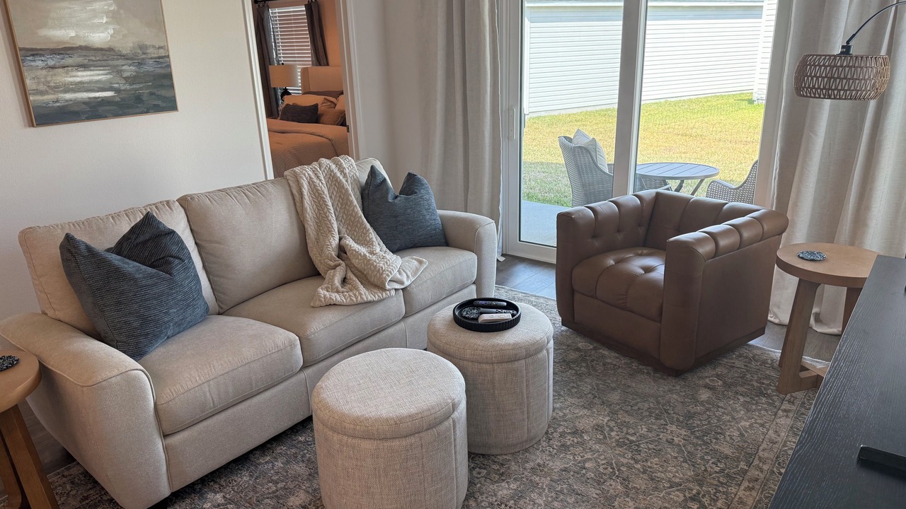 Photo of Livingroom in Candler