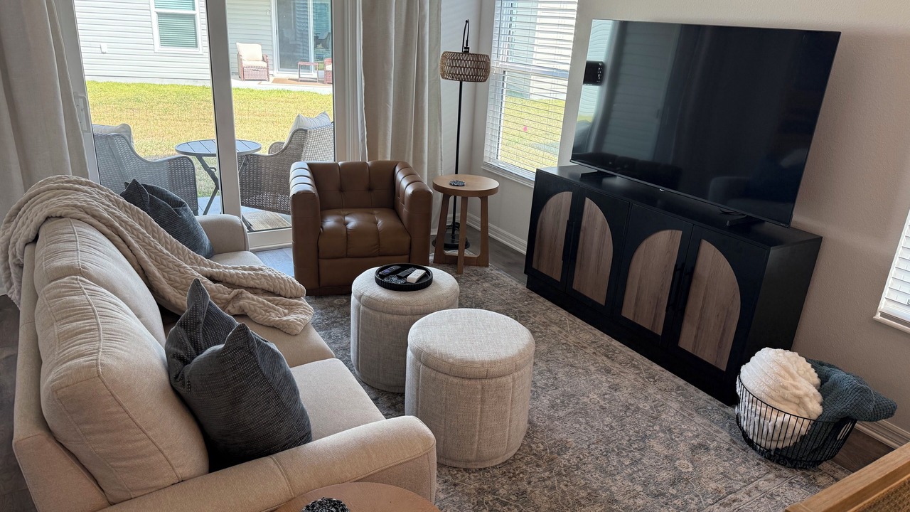 Photo of Livingroom in Candler