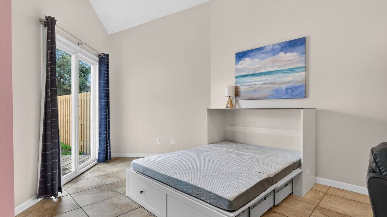 Photo of Bedroom in Holiday Beach