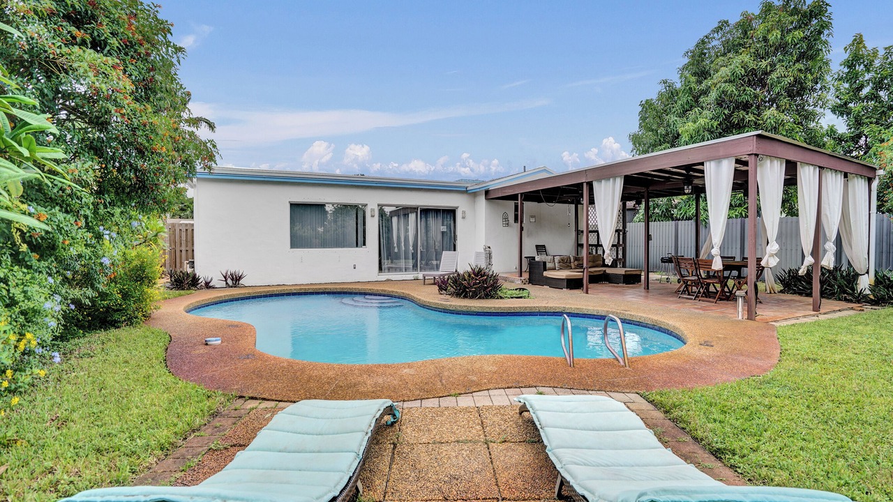 Photo of Outdoor in Hollywood Hills