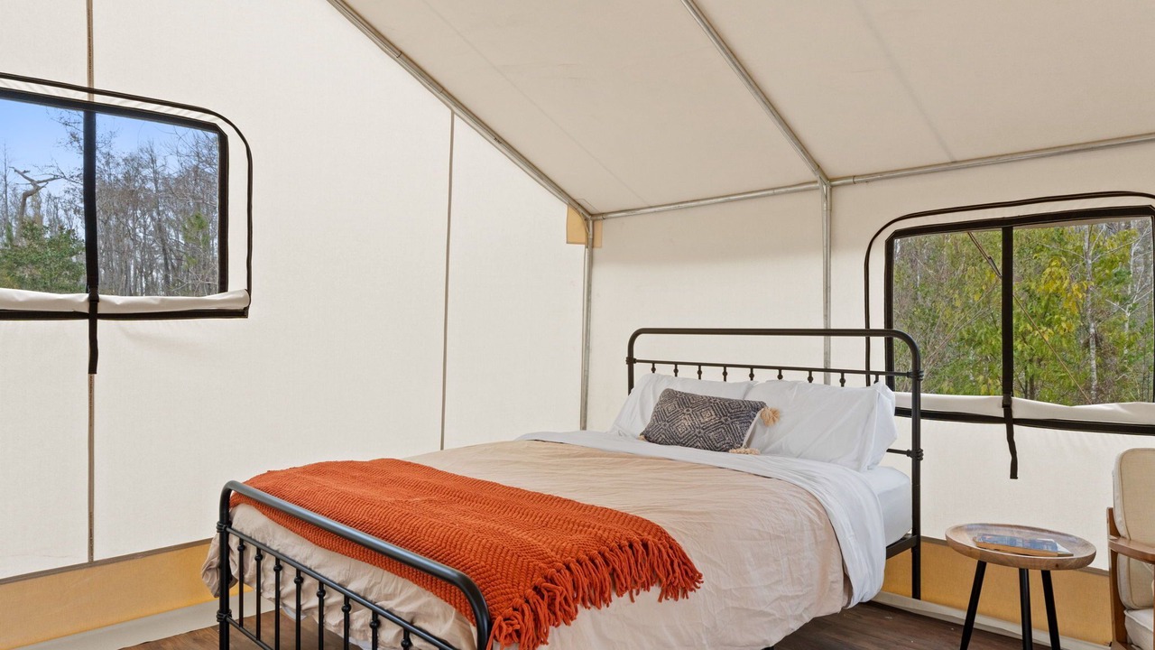 Photo of Bedroom in Wewahitchka