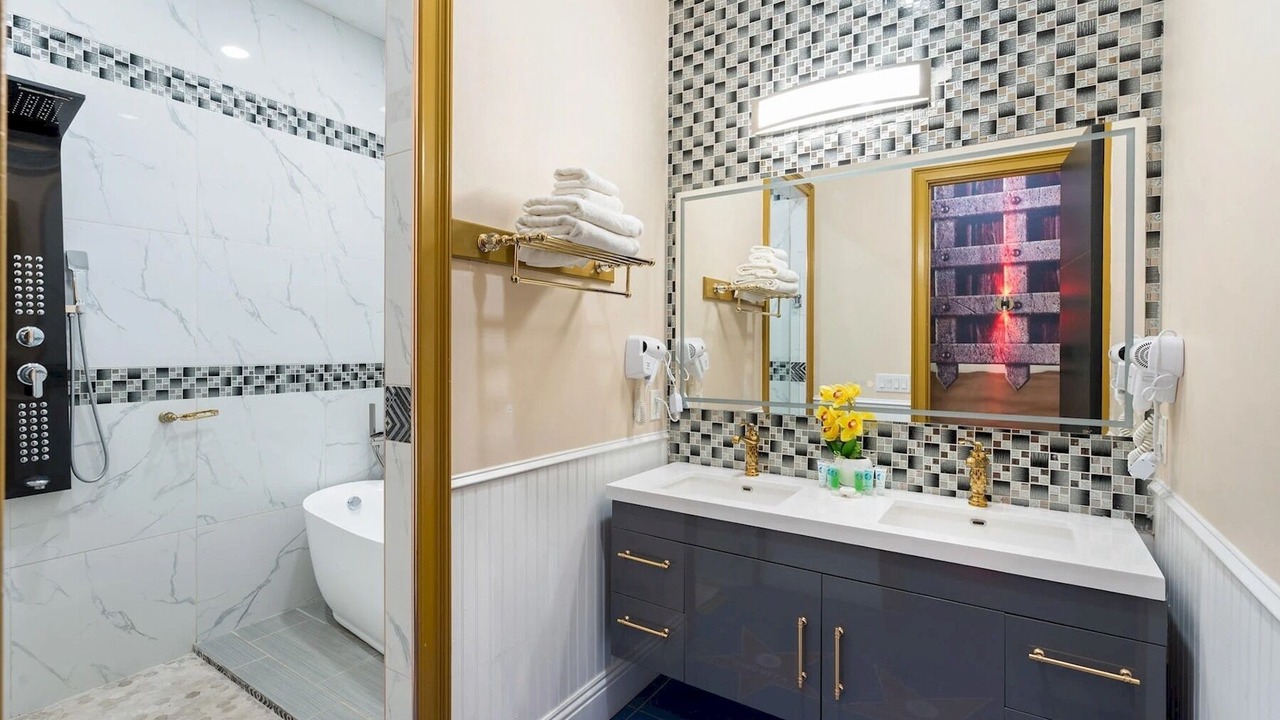 Photo of Bathroom in Windwood Bay