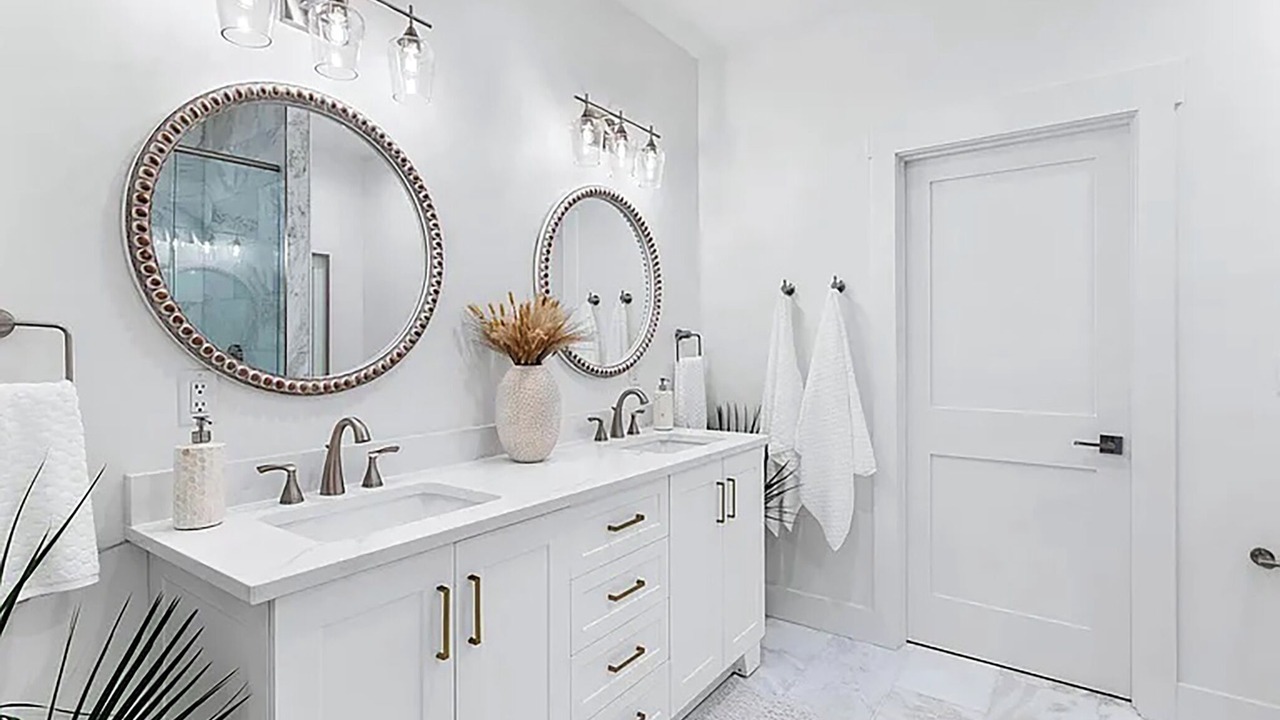 Photo of Bathroom in Gulfview Heights