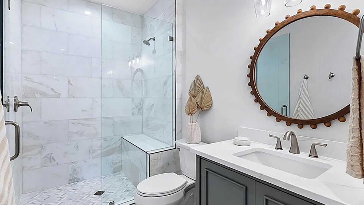 Photo of Bathroom in Gulfview Heights