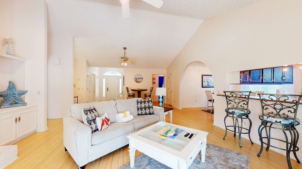 Photo of Livingroom in Thomas Drive