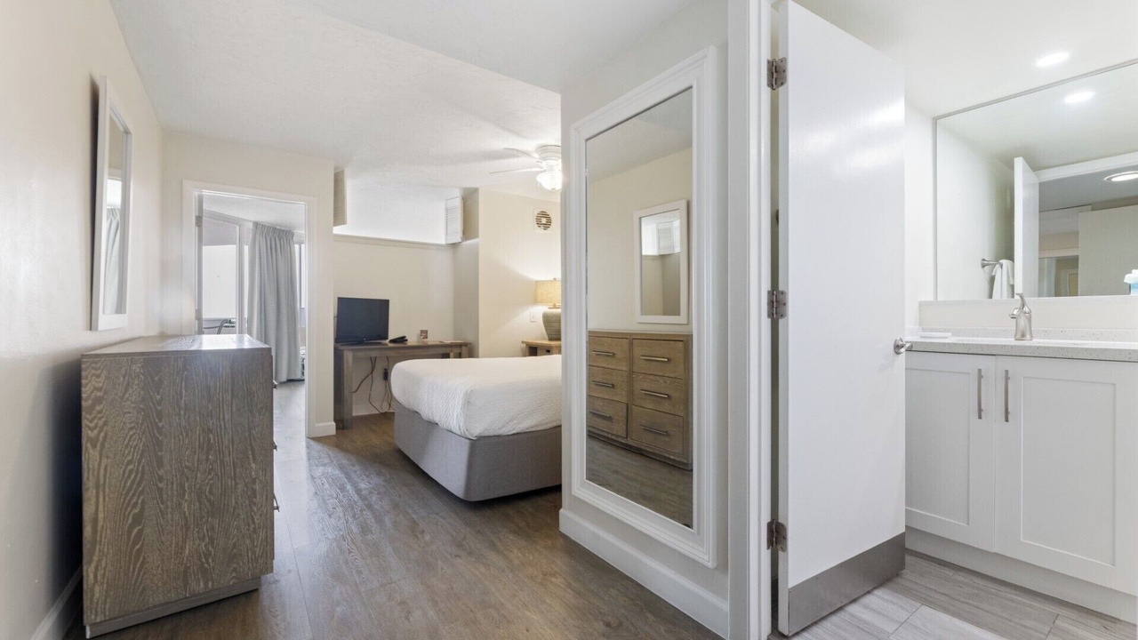 Photo of Bedroom in Lower Matecumbe Beach