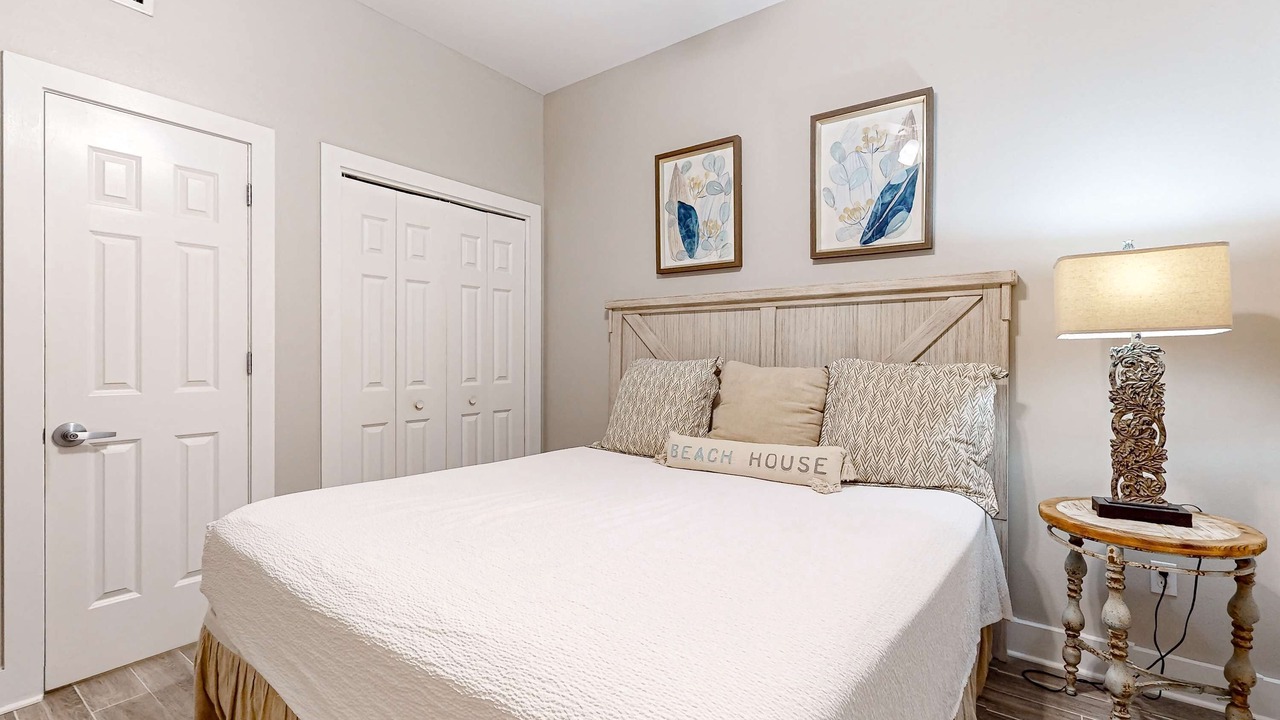 Photo of Bedroom in Gulf Place