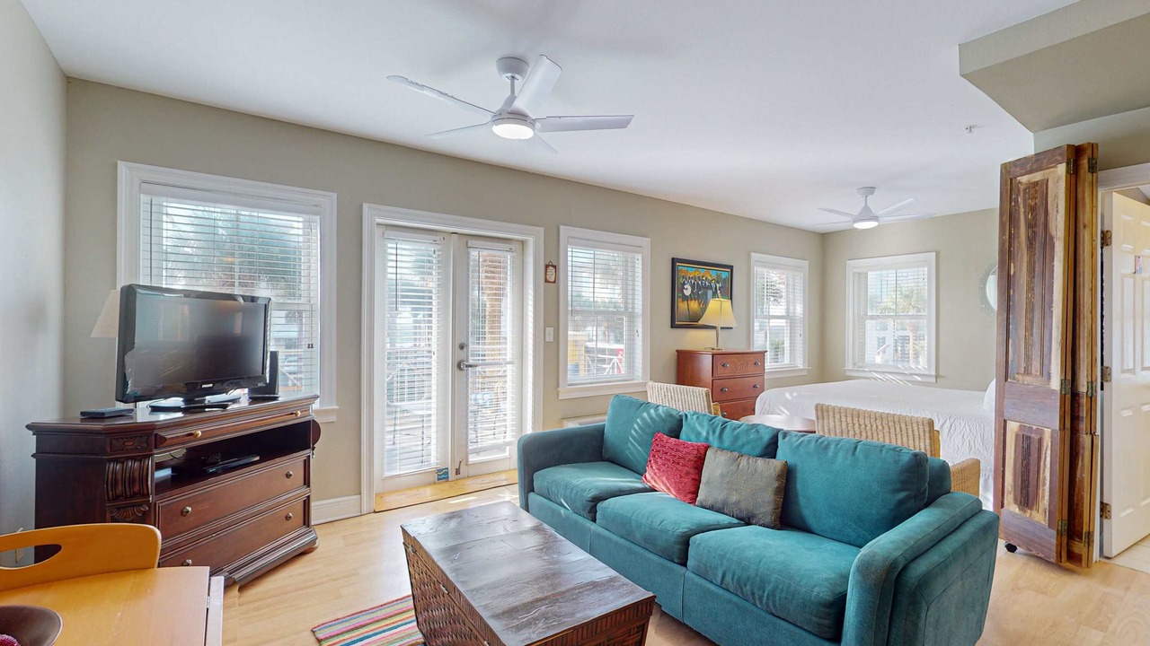 Photo of Livingroom in Gulf Place