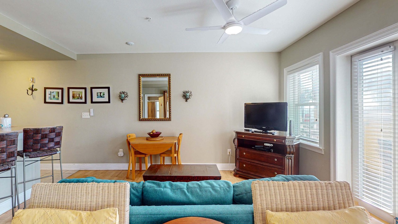 Photo of Livingroom in Gulf Place