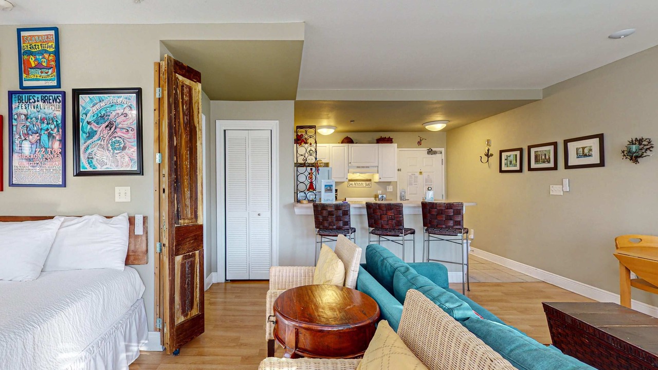 Photo of Livingroom in Gulf Place