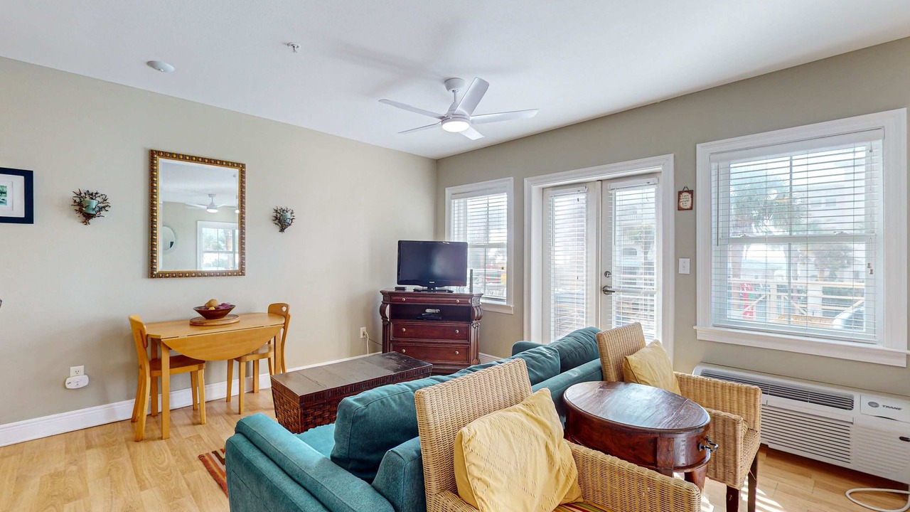 Photo of Livingroom in Gulf Place
