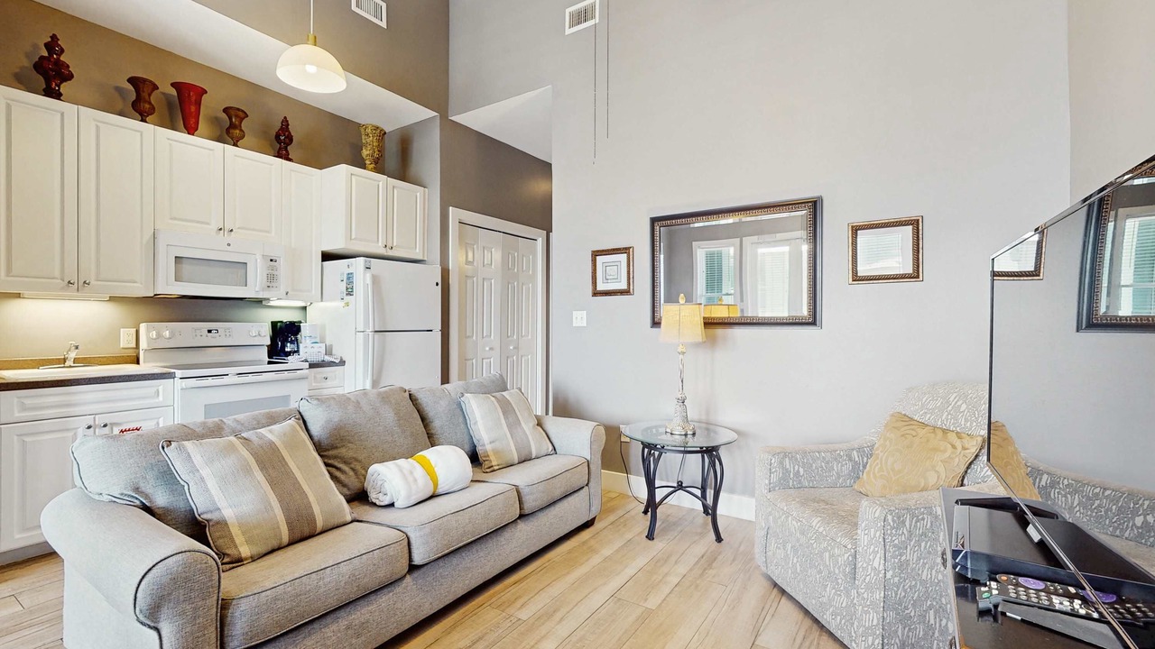 Photo of Livingroom in Gulf Place