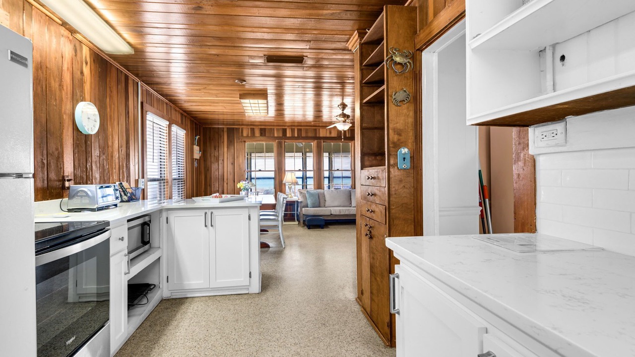 Photo of Kitchen in Bahama Beach