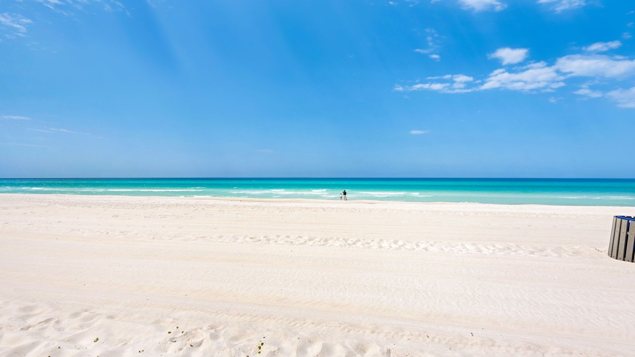 Photo of Others in Bahama Beach