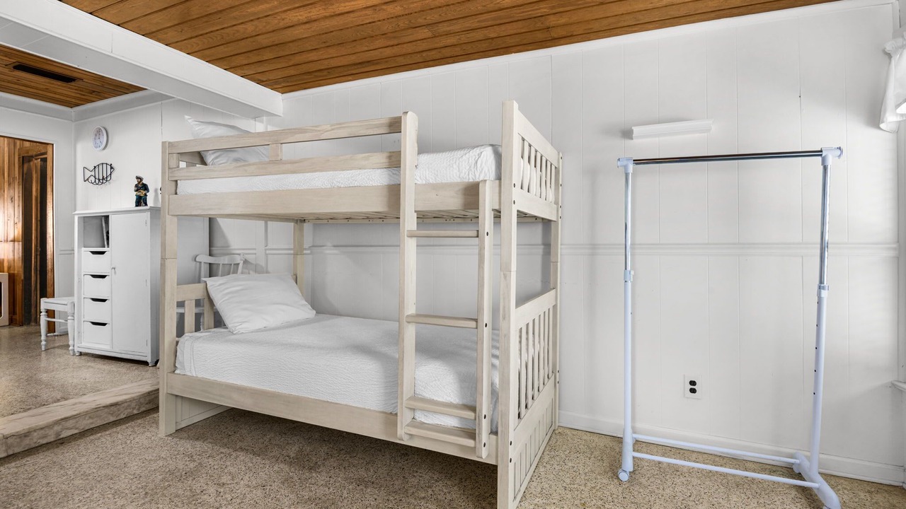 Photo of Bedroom in Bahama Beach