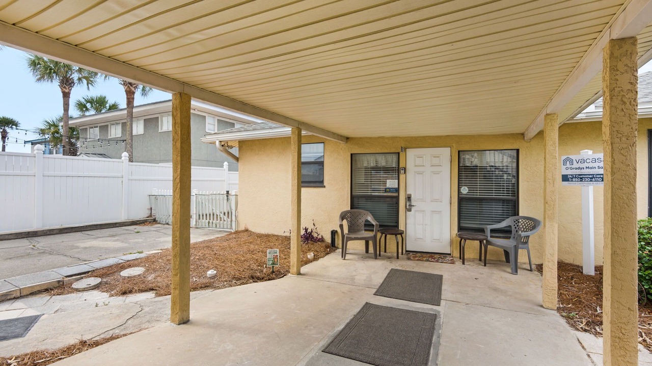 Photo of Patio Balcony in Bahama Beach