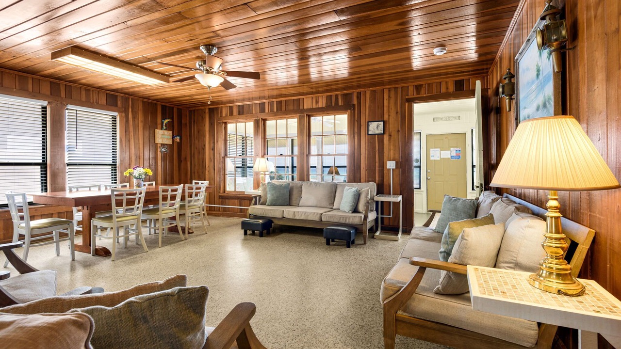 Photo of Livingroom in Bahama Beach