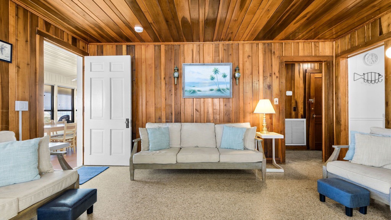 Photo of Livingroom in Bahama Beach