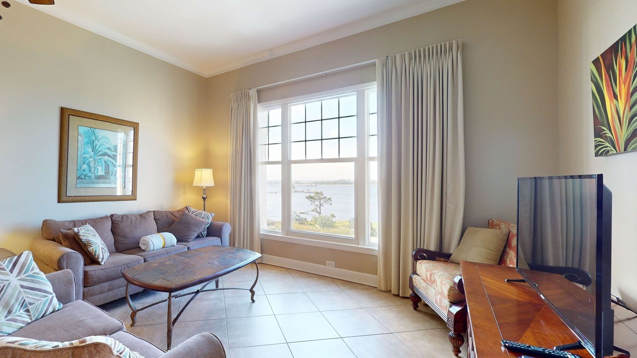 Photo of Livingroom in Upper Grand Lagoon