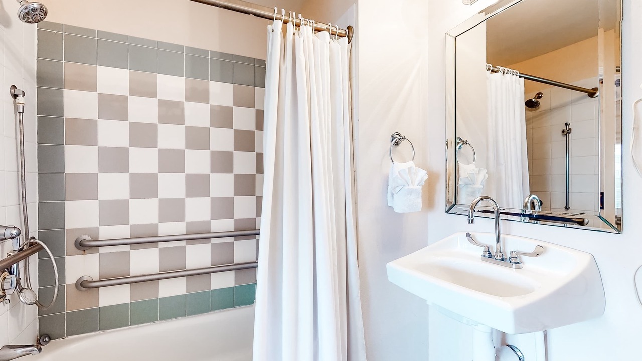 Photo of Bathroom in Gulf Place