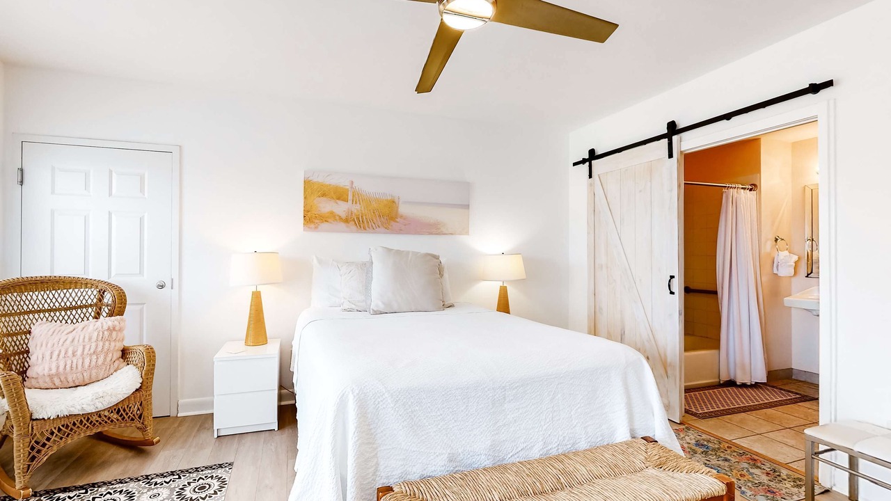 Photo of Bedroom in Gulf Place