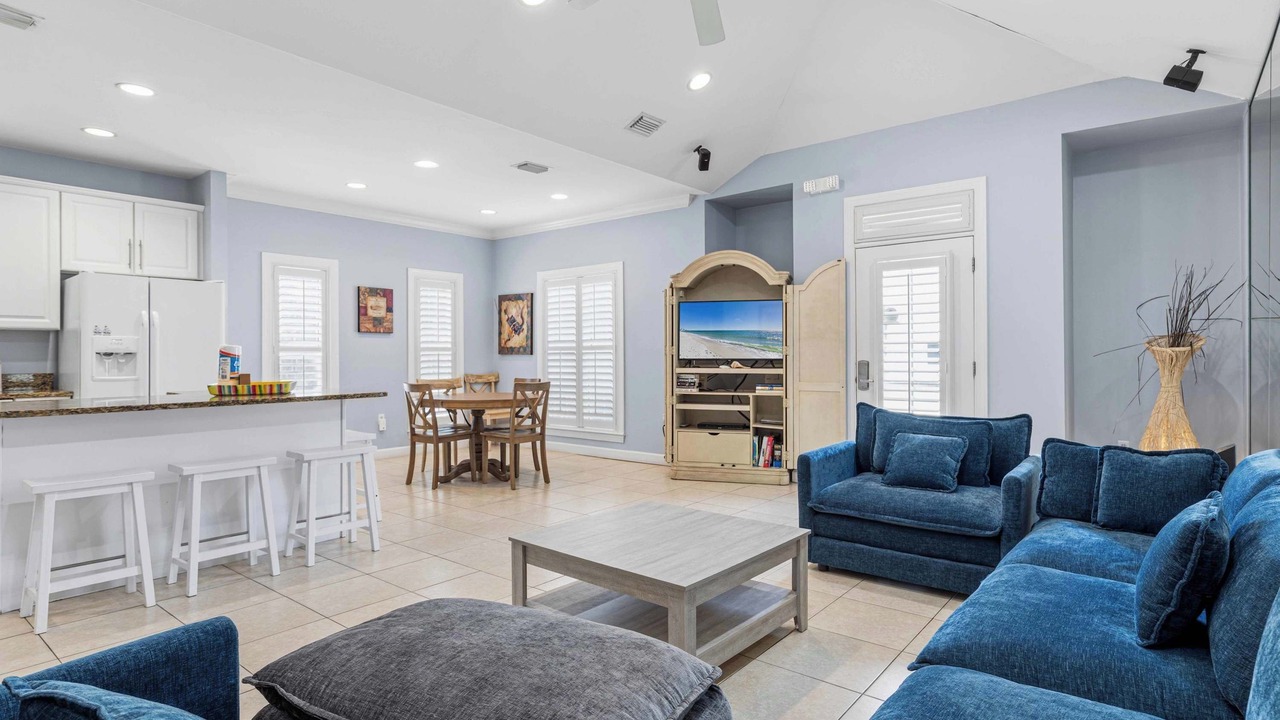 Photo of Livingroom in Emerald Waters Village