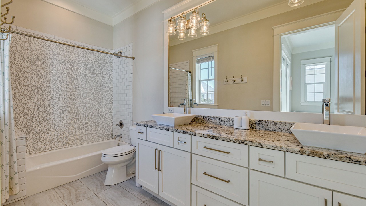 Photo of Bathroom in Lakeside at Blue Mountain Beach