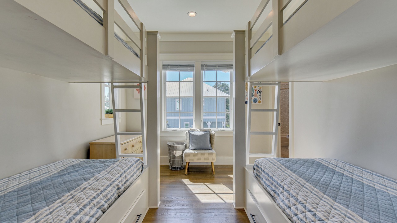 Photo of Bedroom in Lakeside at Blue Mountain Beach
